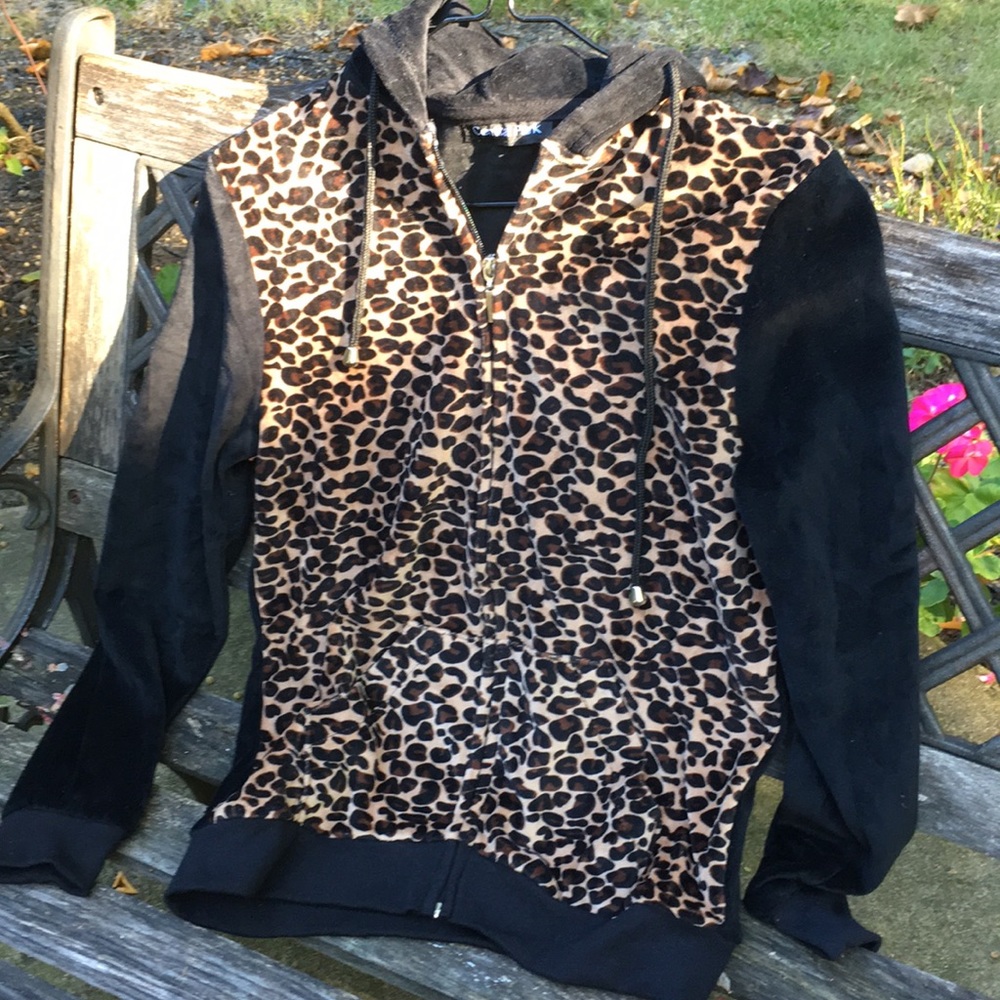 Central Park sz M EUC cheetah front zip hoodie